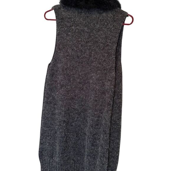 Steve Madden Faux Fur Trim Knit Open Front Vest Gray Small - Picture 2 of 3